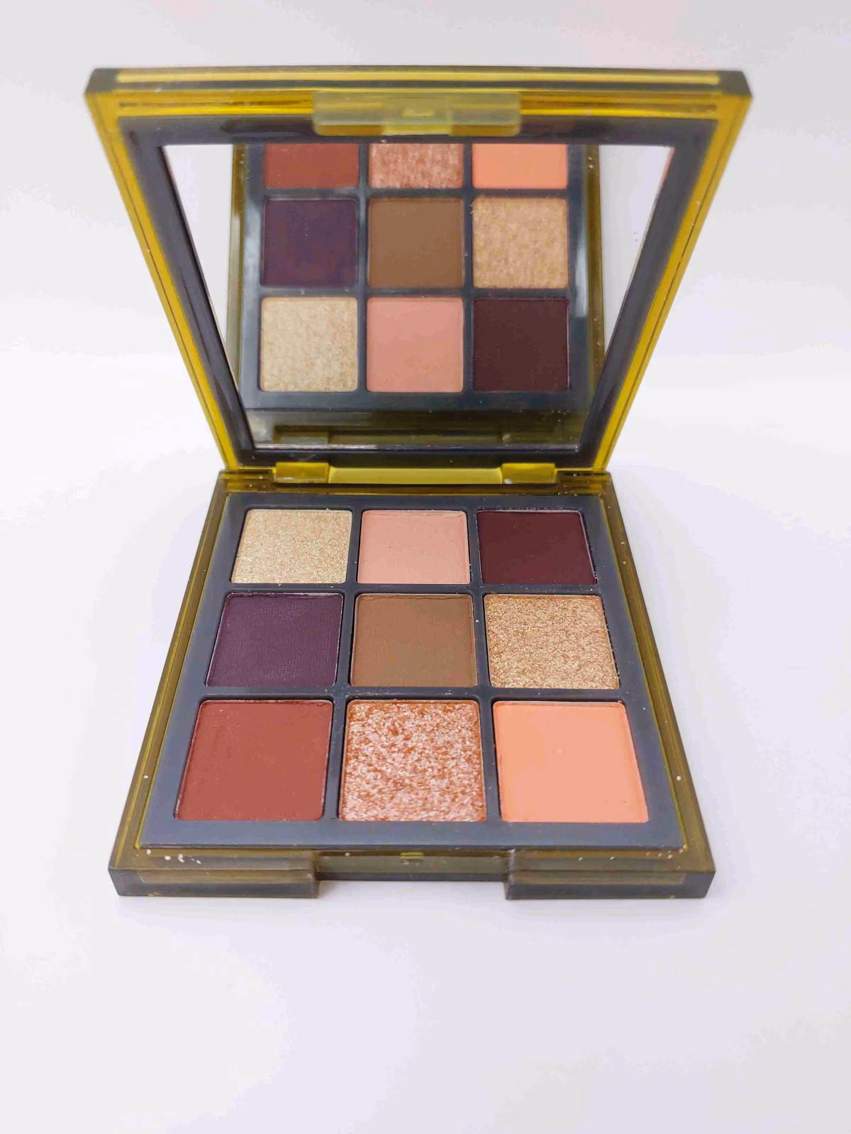 پالت سایه چشم مدل Khaki Haze هودا بیوتی (Huda Beauty)
