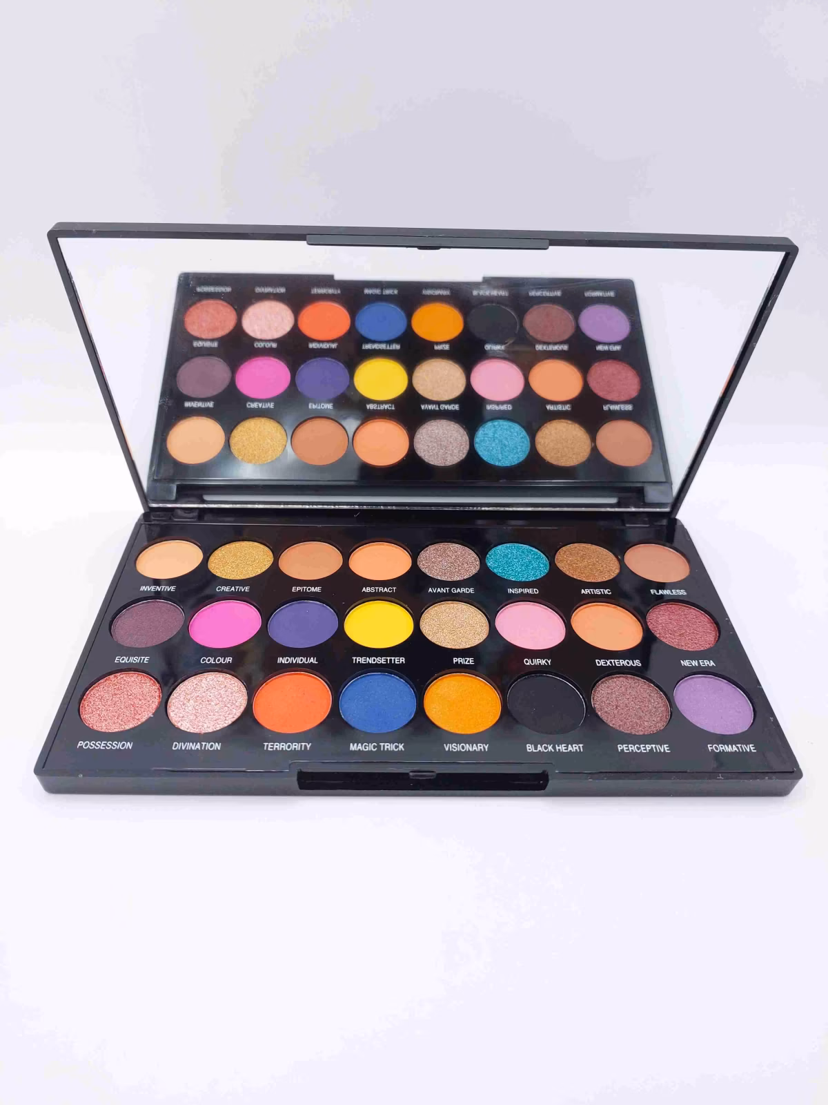 پالت سایه چشم 24 رنگ رولوشن Makeup Revolution London