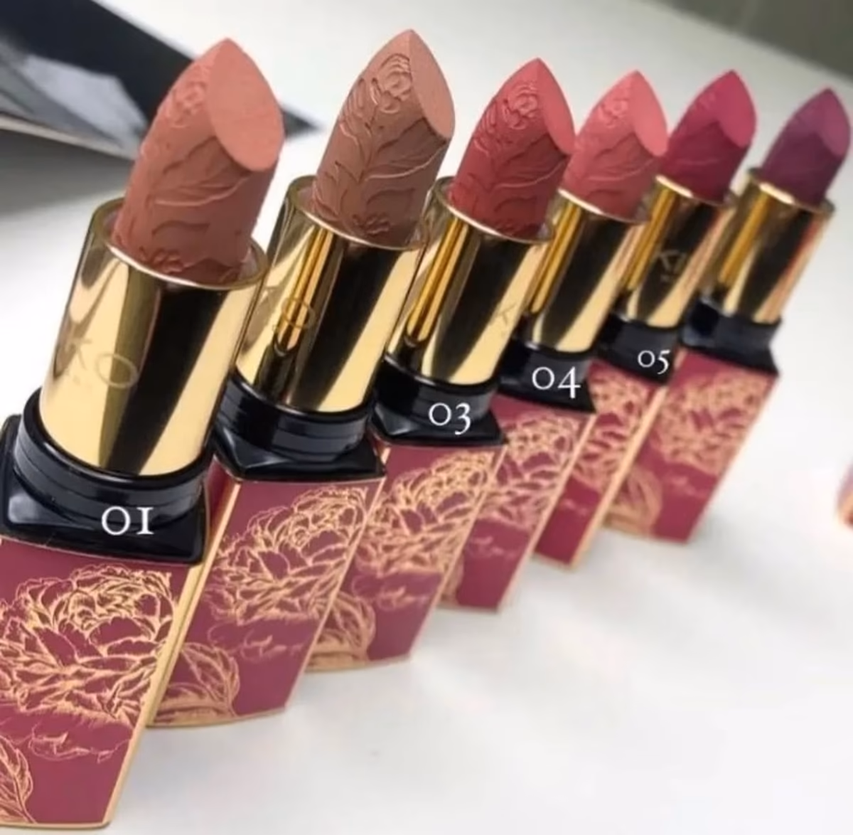 رژلب کیکو میلانو Charming Lipstick | رنگی جذاب با جلوه‌ای شیک — تصویر ۵