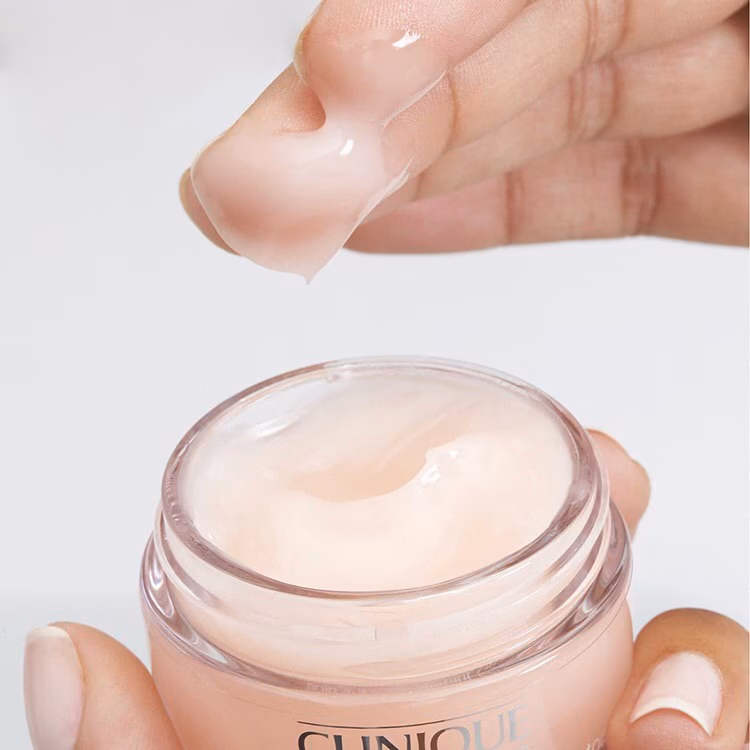 پک دوتایی آبرسان ۱۰۰ ساعته کلینیک (Clinique Moisture Surge 100H Duo Set) — تصویر ۶