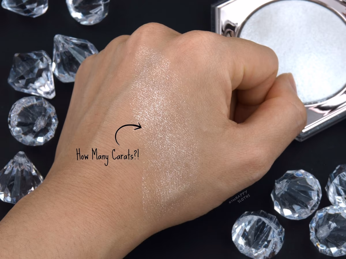 هایلایتر فنتی بیوتی مدل Diamond Bomb رنگ How Many Carats?! — تصویر ۳