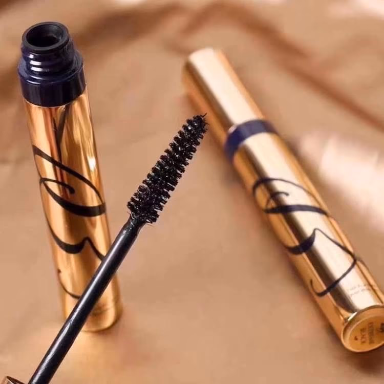 ریمل حجم‌دهنده استی لادر (Estée Lauder) مدل Sumptuous Extreme