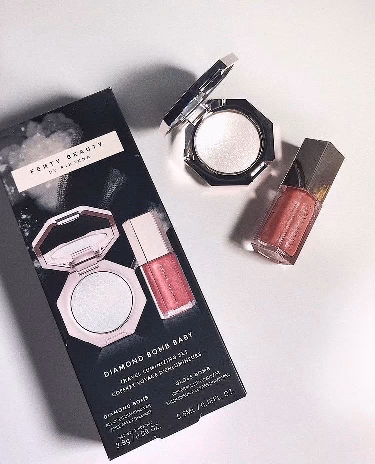 ست مسافرتی و درخشان فنتی بیوتی (Fenty Beauty Diamond Bomb Baby)