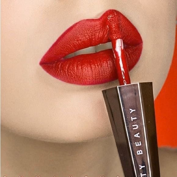 رژلب مایع فنتی بیوتی Stunna Lip Paint – رنگ Uncensored — تصویر ۴