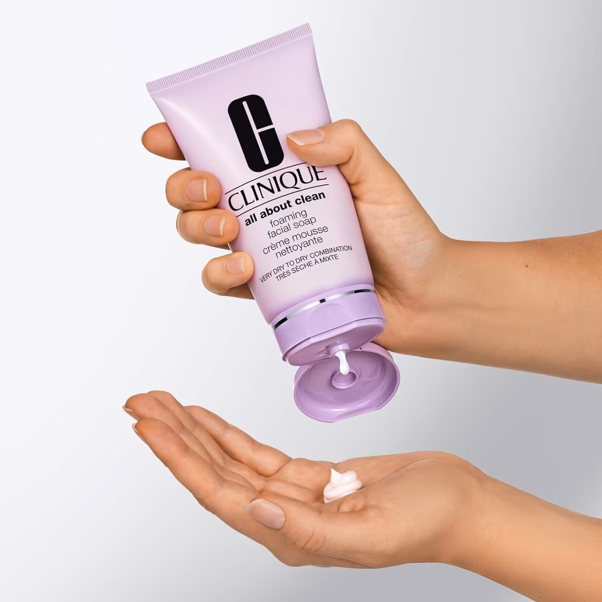 شوینده صورت کلینیک: All About Clean Foaming Facial Soap (مخصوص پوست خیلی خشک تا خشک) — تصویر ۴