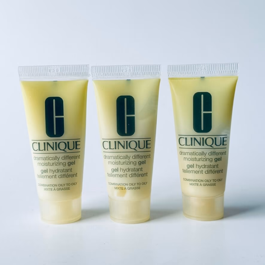 آبرسان و کنترل‌کننده چربی کلینیک: Dramatically Different Oil-Control Gel — تصویر ۳