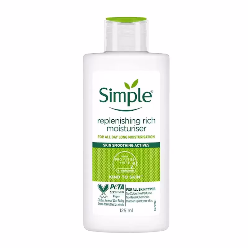 کرم مرطوب‌کننده سیمپل (Simple) مدل Rich Hydrating Moisturiser مناسب انواع پوست حجم ۱۲۵ میلی‌لیتر