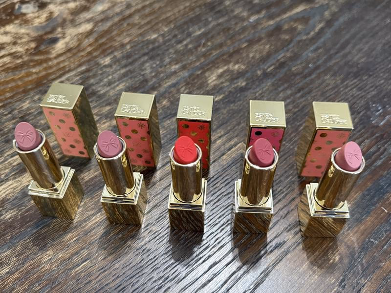 ست ۵ تایی رژلب استی لادر (Estée Lauder Limited Edition Lipstick Set) — تصویر ۷