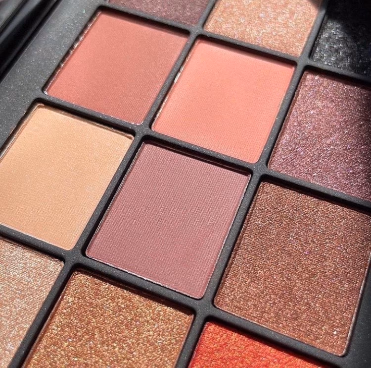 پلت سایه نارس اکستریم افکتس (NARS Extreme Effects Eyeshadow Palette) — تصویر ۲