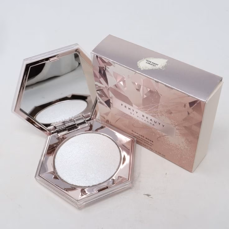 هایلایتر فنتی بیوتی مدل Diamond Bomb رنگ How Many Carats?! — تصویر ۷