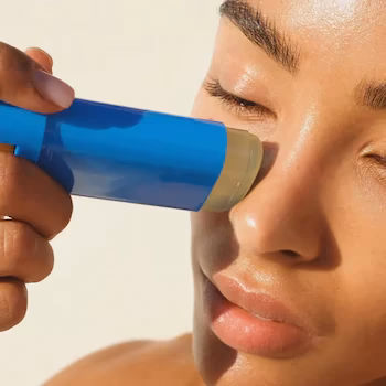 ضدآفتاب استیکی شیسیدو (Shiseido Clear Sunscreen Stick SPF 50+) — تصویر ۴